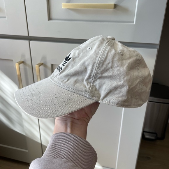 Adidas hat - Picture 2 of 5